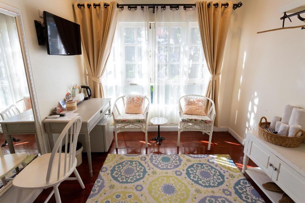 Nai Suan Bed and Breakfast - King Suite Con Balcón