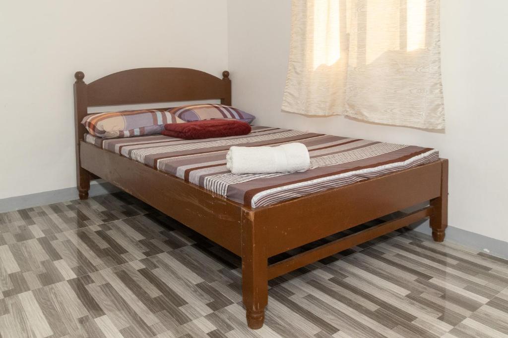 Ảnh trong thư viện ảnh của RedKeyz Saud by RedDoorz ở Burayoc