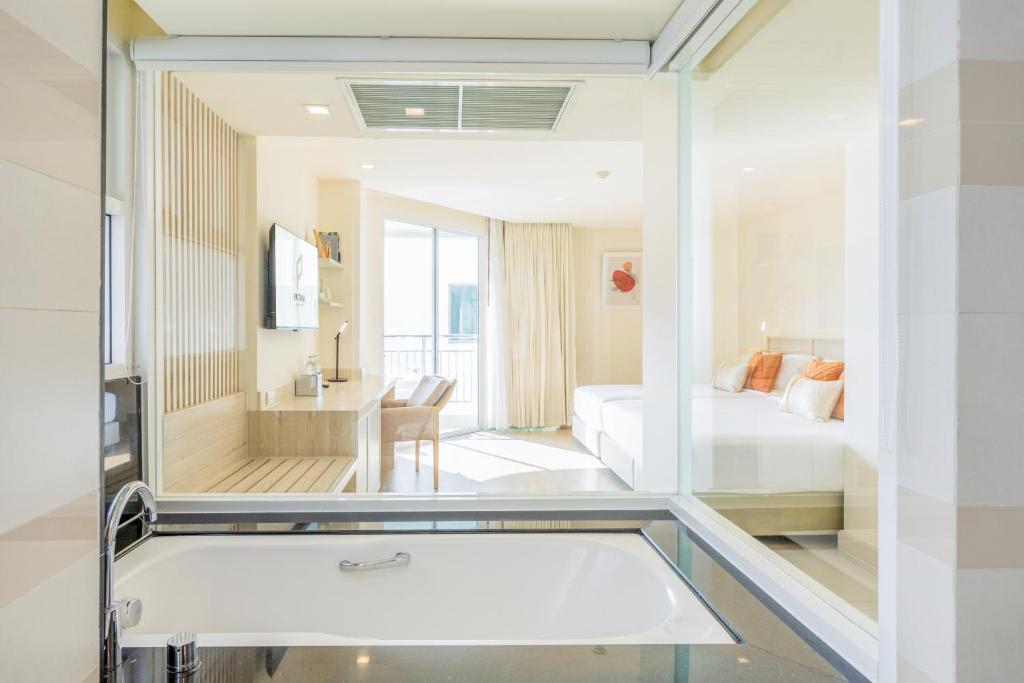 
Triple Room with City View
