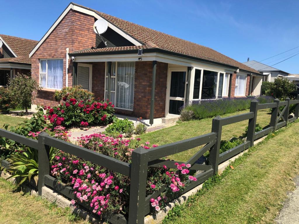 Сад в Cozy 2 Bedrooms Lavender Garden House