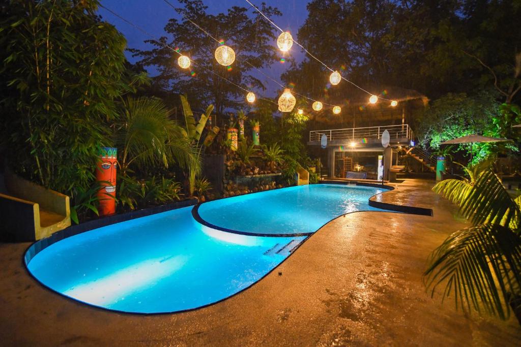 Bazén v ubytování Dhalaya Resort Udawalawe nebo v jeho okolí