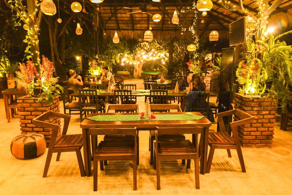 Restaurace v ubytování Dhalaya Resort Udawalawe