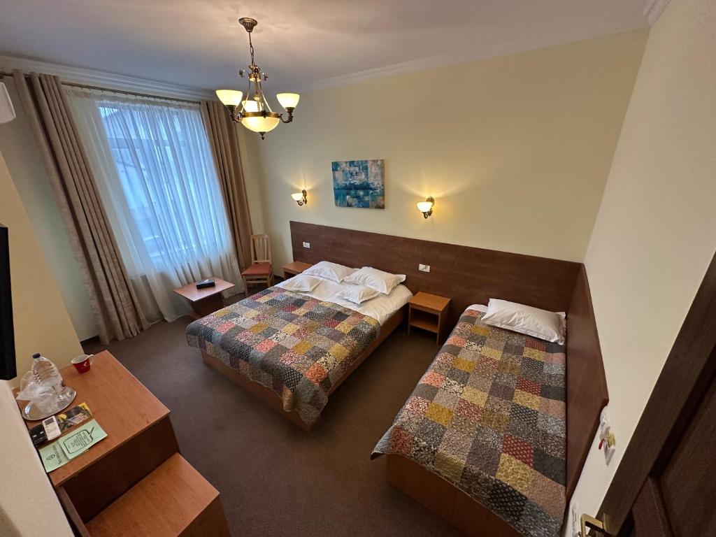 Casa Maria Arges - Triple Chambre Avec Balcon