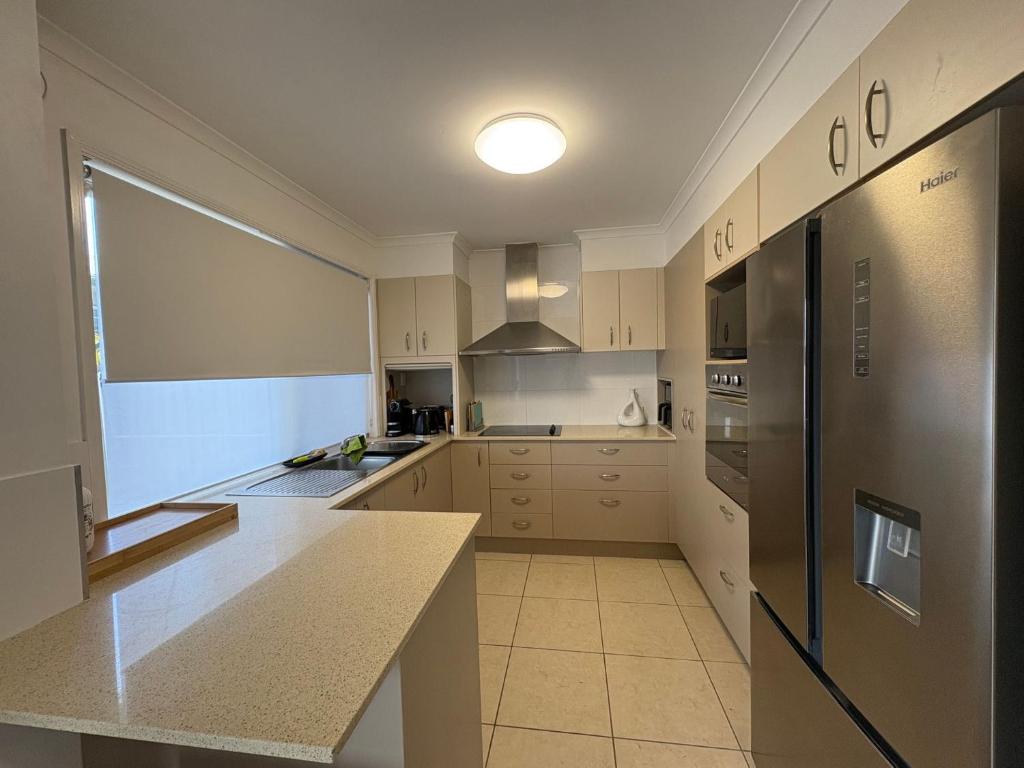Kuchyň nebo kuchyňský kout v ubytování 'Coasterly' Osterley AVE Unit 1