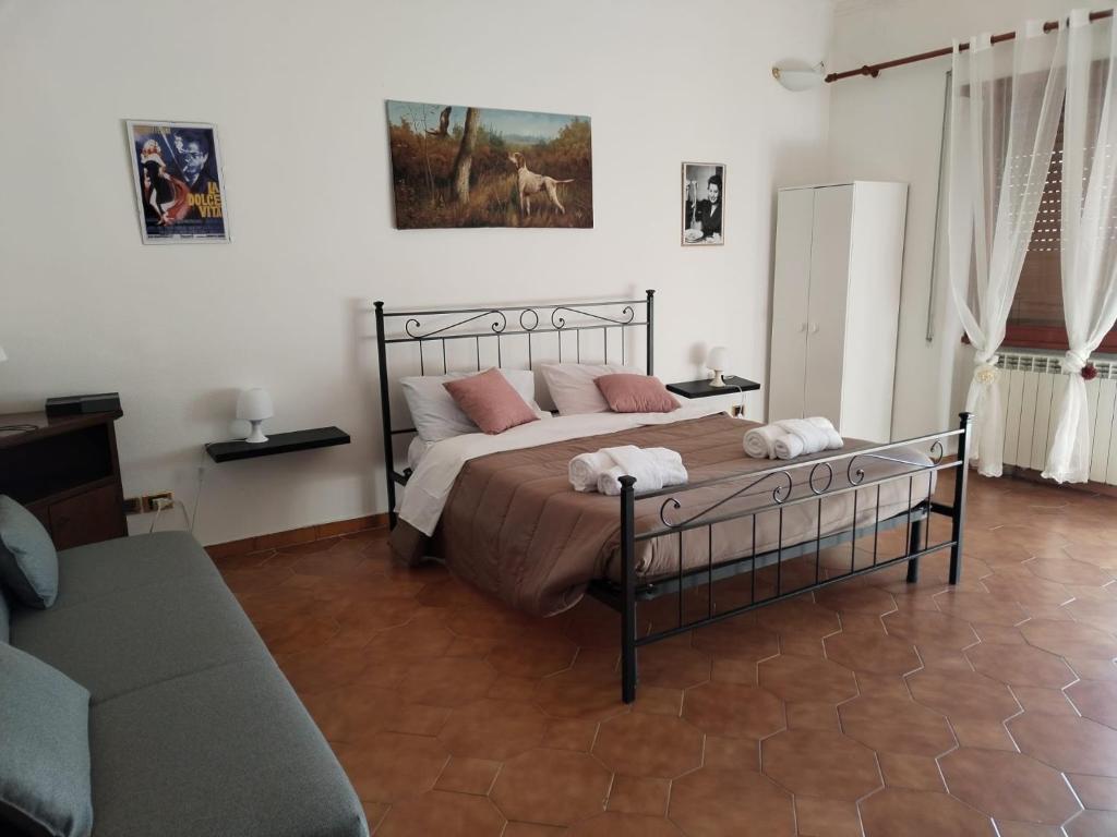 Ένα ή περισσότερα κρεβάτια σε δωμάτιο στο Paki House Luxury