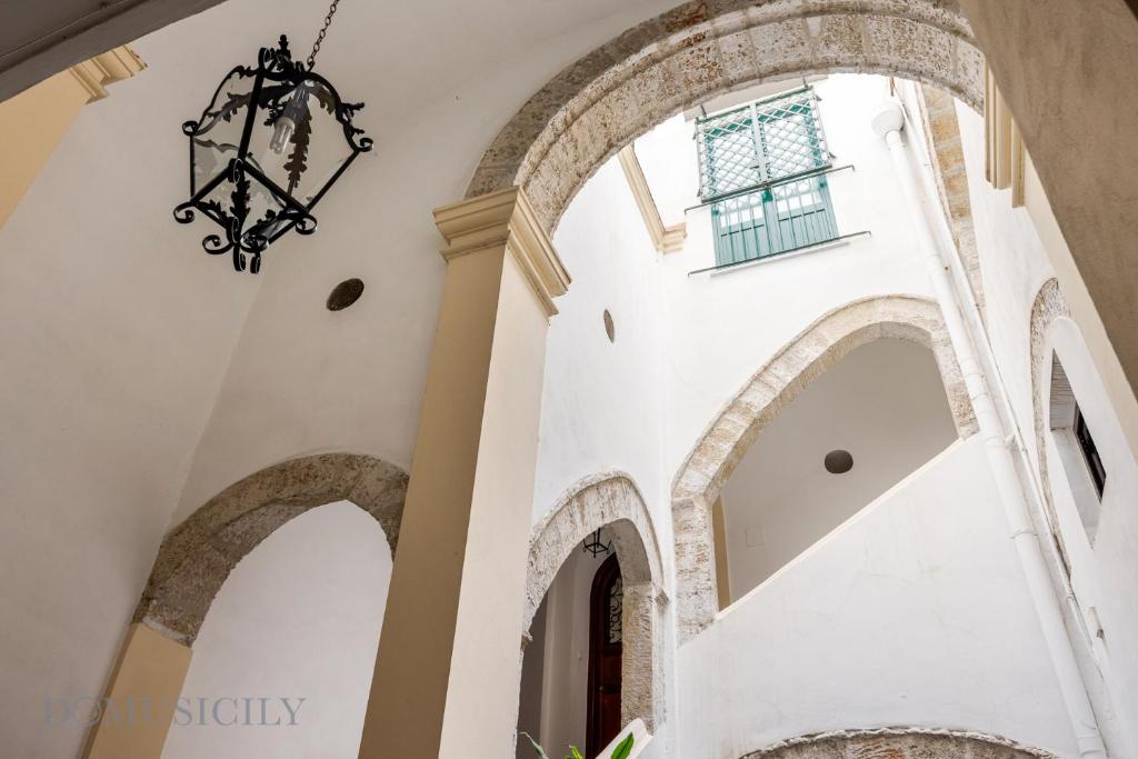 Zdjęcie z galerii obiektu Foresteria della Cattedrale by DomuSicily w mieście Palermo