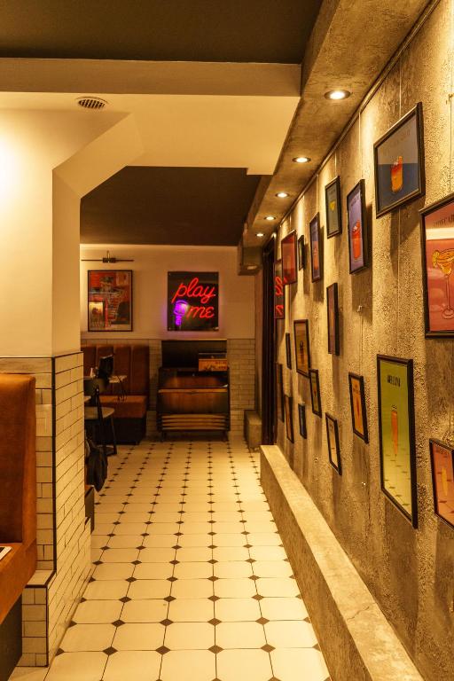 4Cardinals Boutique - Resim 17