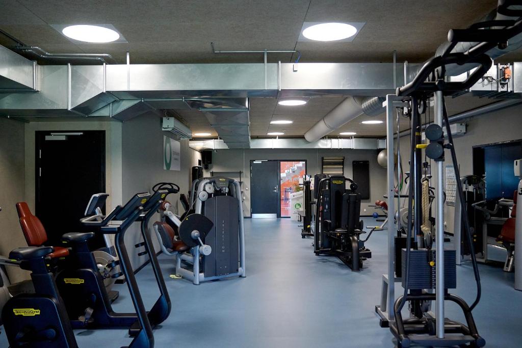 Fitness centrum a/nebo fitness zařízení v ubytování Sæby Spektrum & Hostel