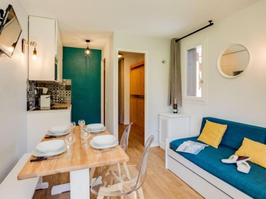 Kuchyň nebo kuchyňský kout v ubytování RPP B142 -APPARTEMENT 4 PERS pieds des pistes