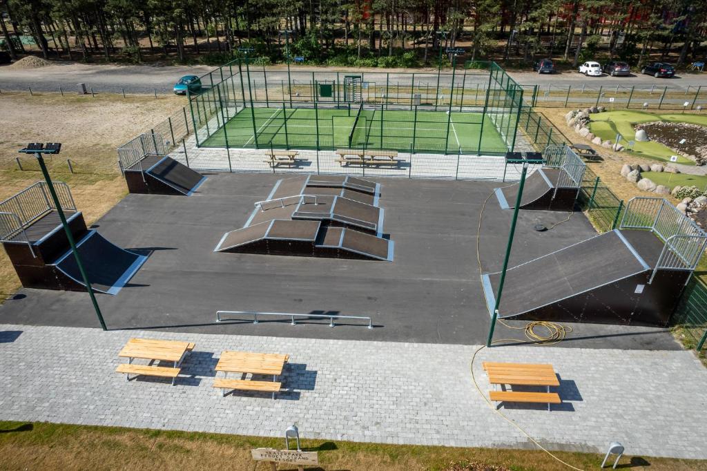 Stolní tenis v ubytování Feddet Strand Resort nebo okolí