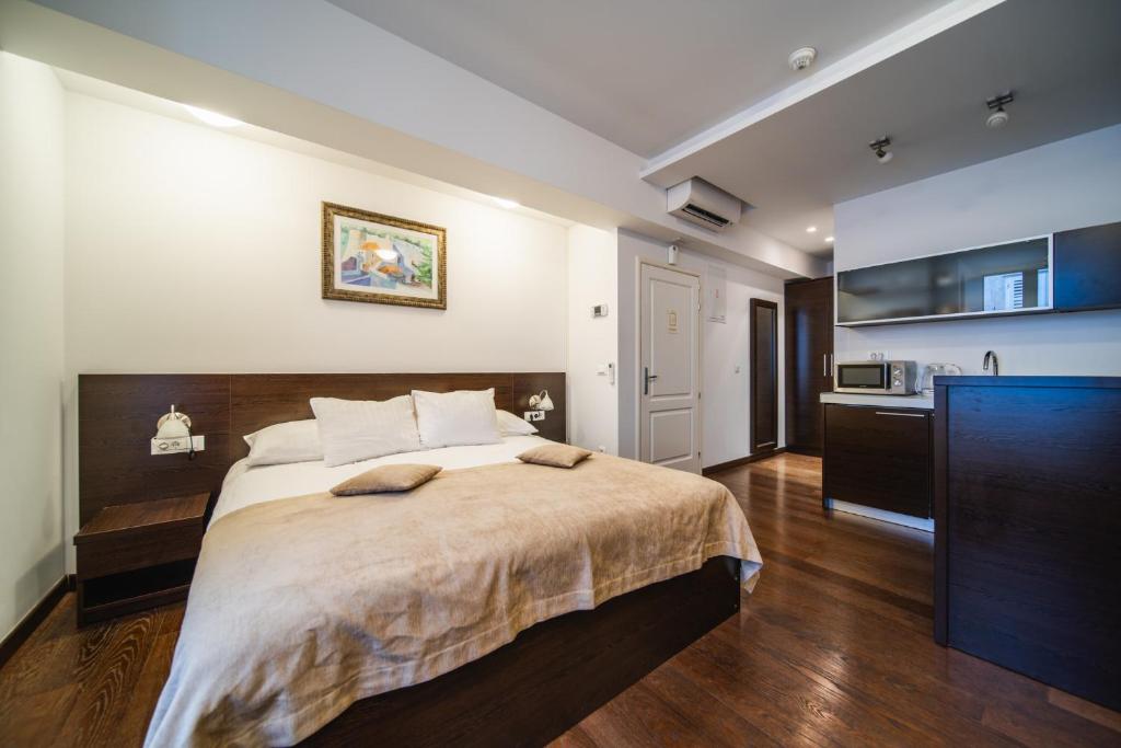 Celenga Apartments with free offsite parking - 10