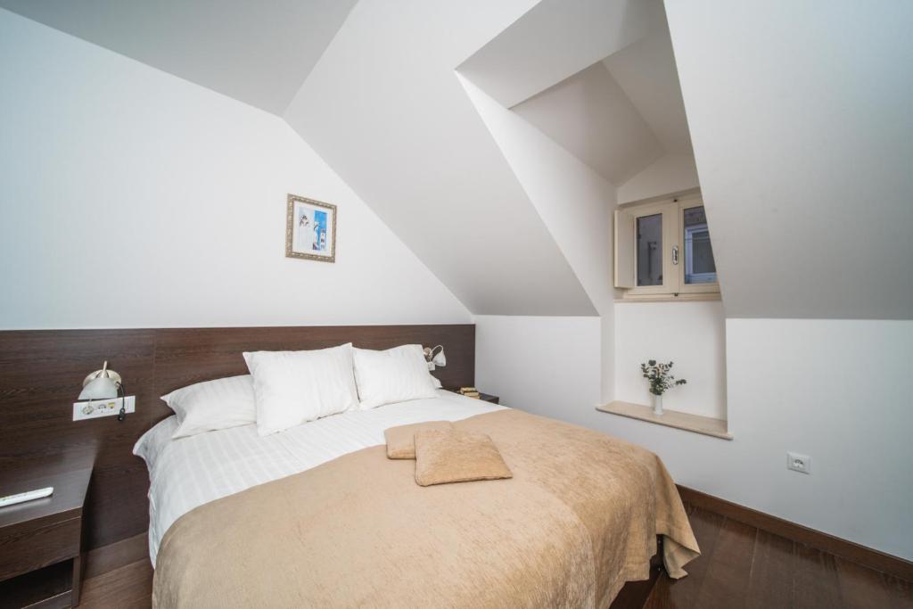 Celenga Apartments with free offsite parking - 19