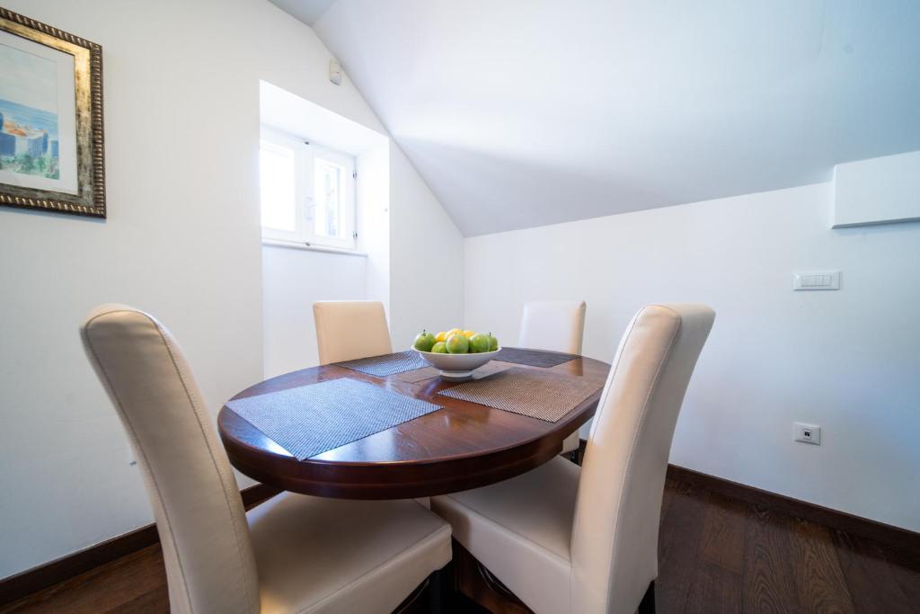 Celenga Apartments with free offsite parking - 14