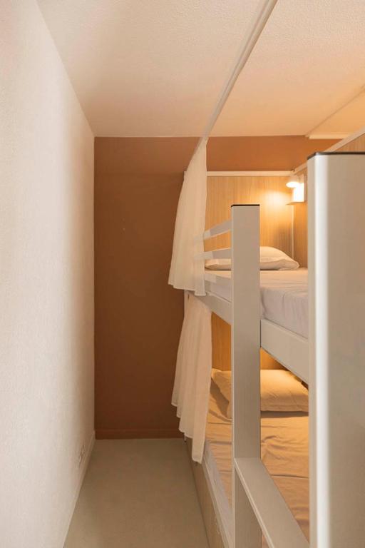 Postel nebo postele na pokoji v ubytování Corsica Hostel Porto Vecchio - partie chambre privée