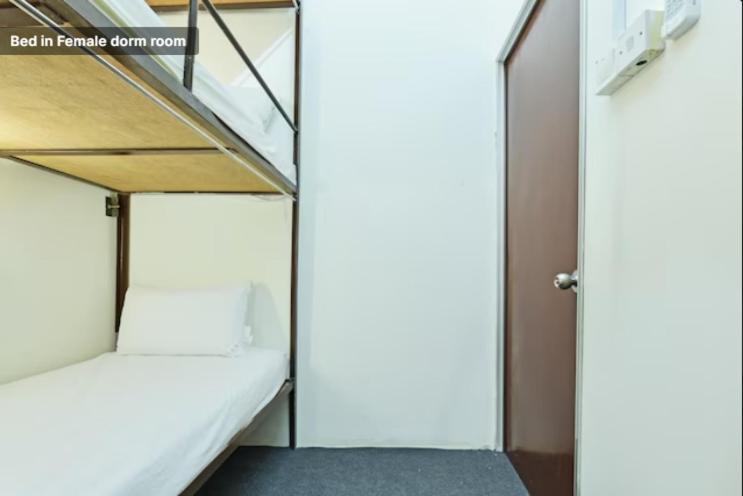 Postel nebo postele na pokoji v ubytování Ehsan Home KL