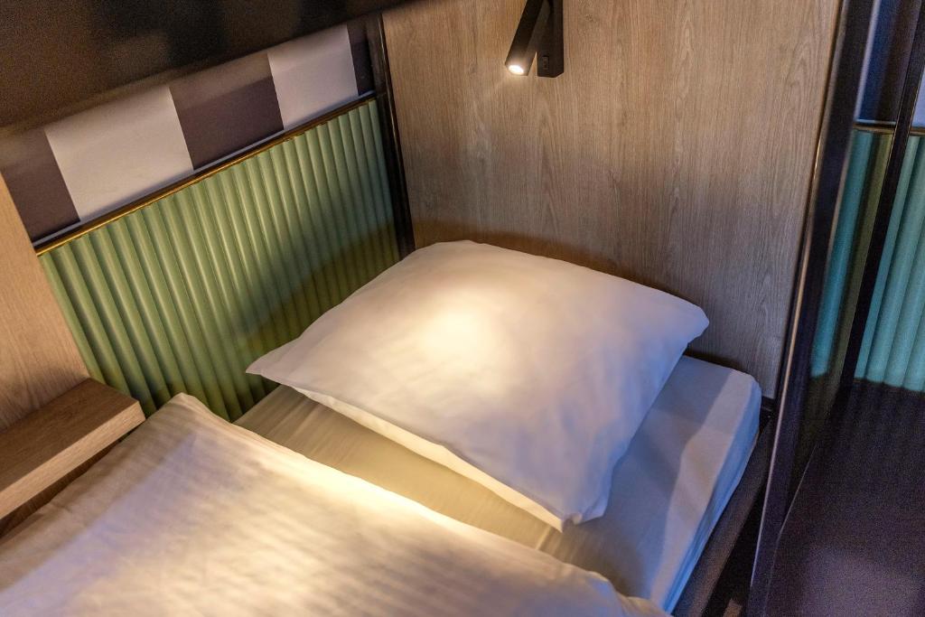 Tourist Inn Hotel Amsterdam - Resim 42