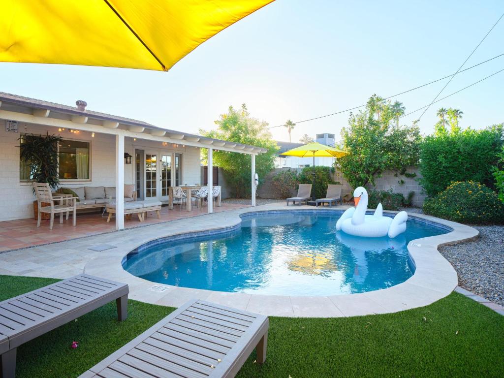 Scottsdale - 8520 E Orange Blossom Ln - Housity