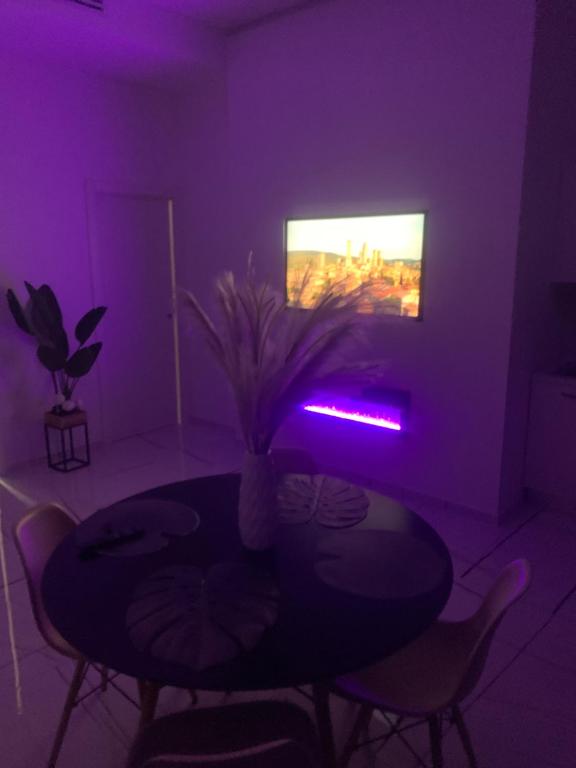 TV a/nebo společenská místnost v ubytování 50 m2 Apartment