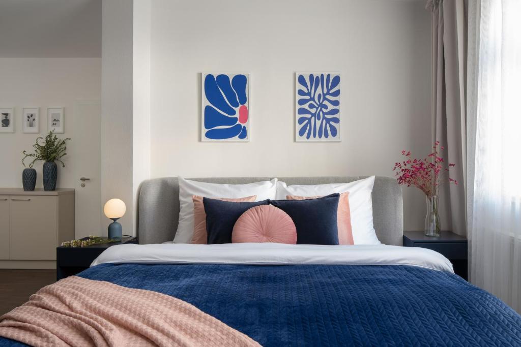 Postel nebo postele na pokoji v ubytování Zelný Trh Boutique Apartments #11 by Goodnite cz