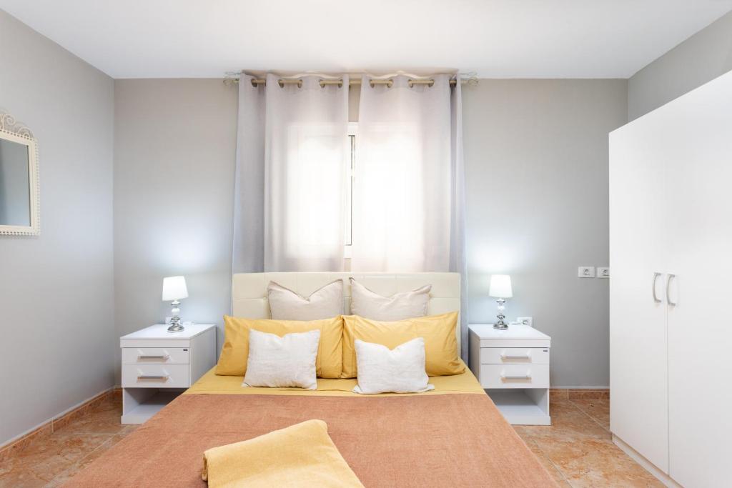 Posteľ alebo postele v izbe v ubytovaní Classbnb - luxurious villa 1,5 kilometers from Costa Adeje