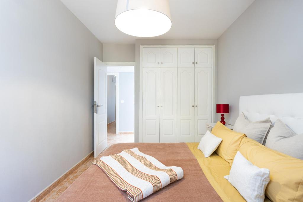 Posteľ alebo postele v izbe v ubytovaní Classbnb - luxurious villa 1,5 kilometers from Costa Adeje