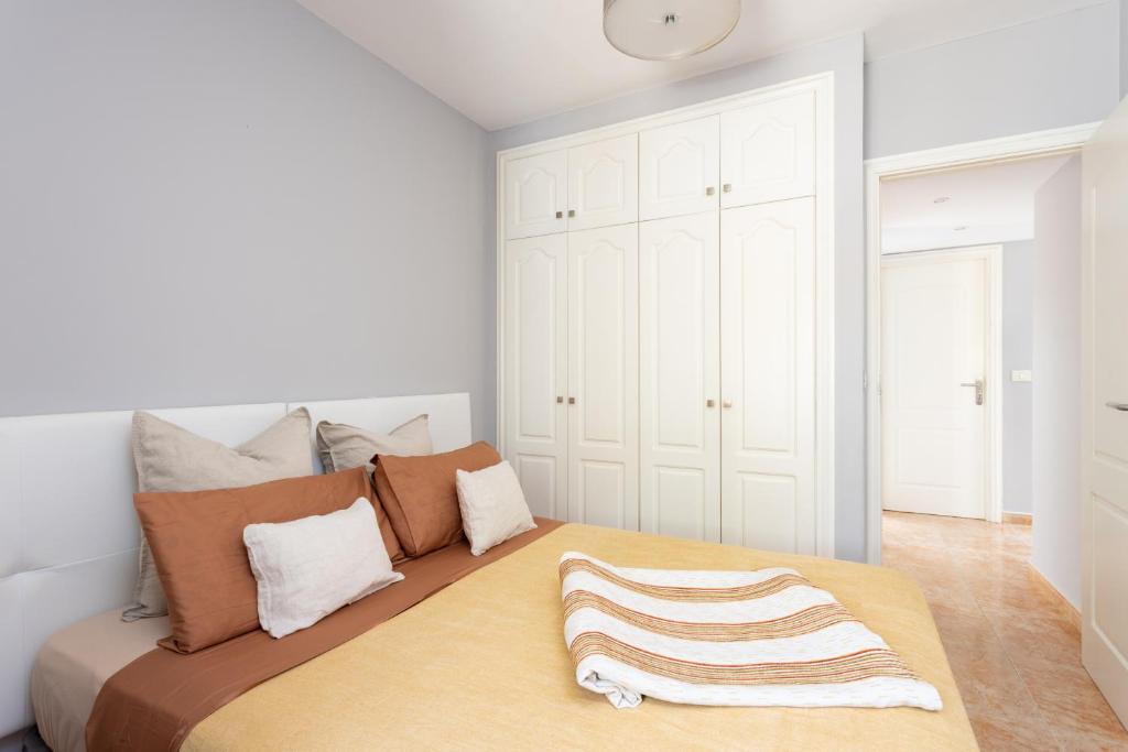 Posteľ alebo postele v izbe v ubytovaní Classbnb - luxurious villa 1,5 kilometers from Costa Adeje