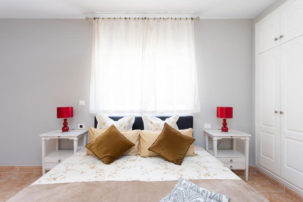 Posteľ alebo postele v izbe v ubytovaní Classbnb - luxurious villa 1,5 kilometers from Costa Adeje