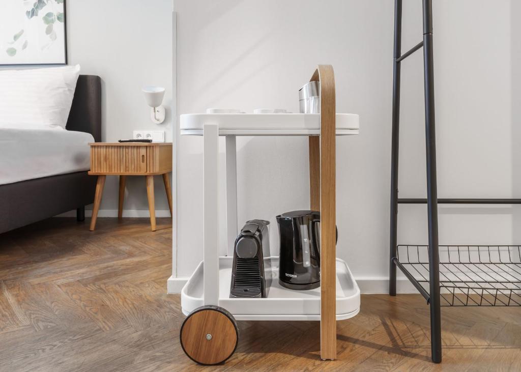 Limehome Prague Halkova - Resim 13