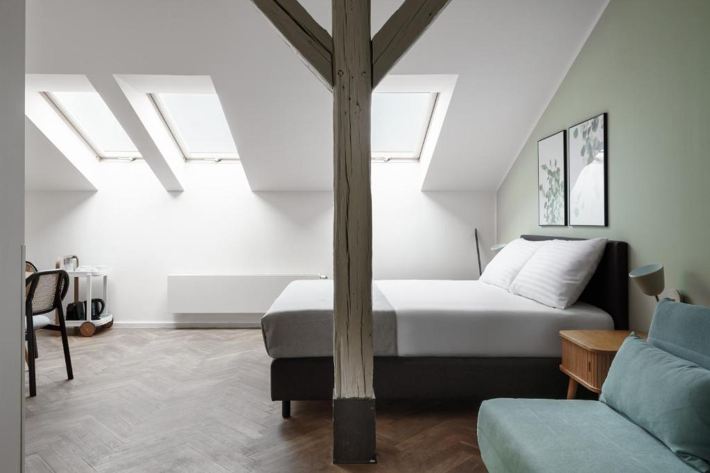 Limehome Prague Halkova - Resim 22