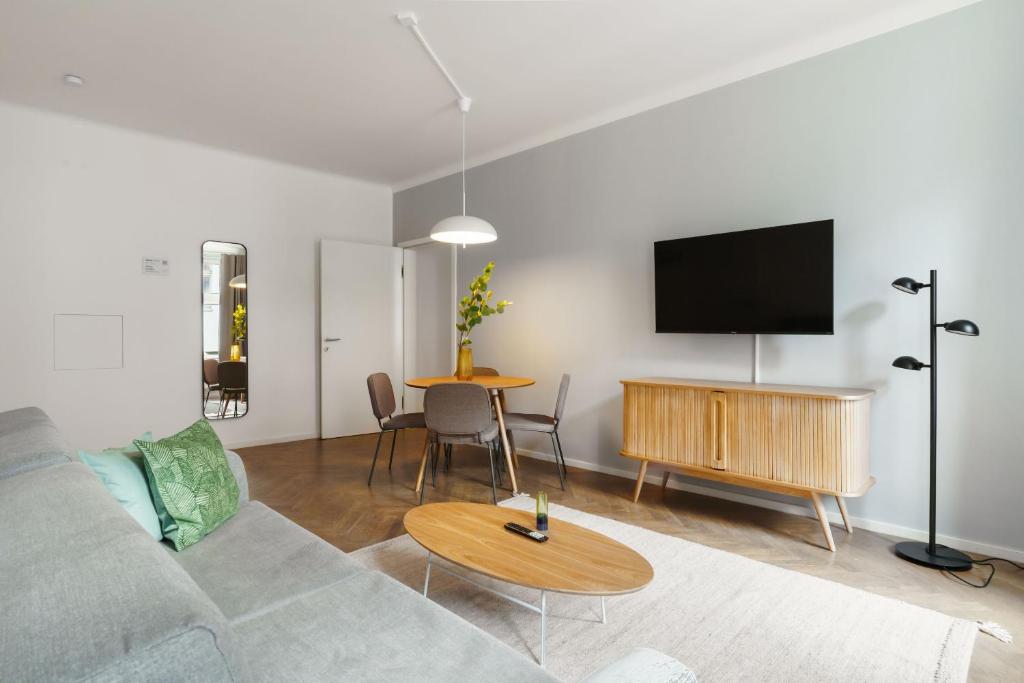 Limehome Prague Halkova - Resim 31