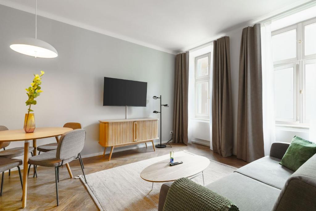 Limehome Prague Halkova - Resim 6