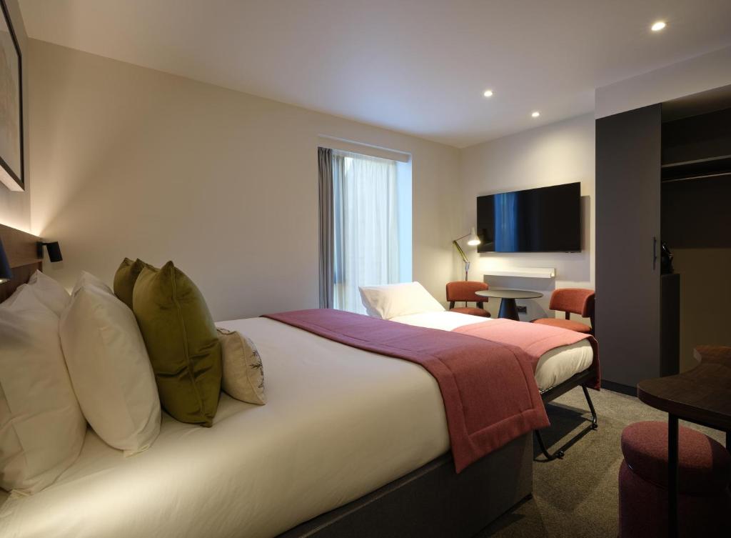 TV a/nebo společenská místnost v ubytování The Resident Edinburgh