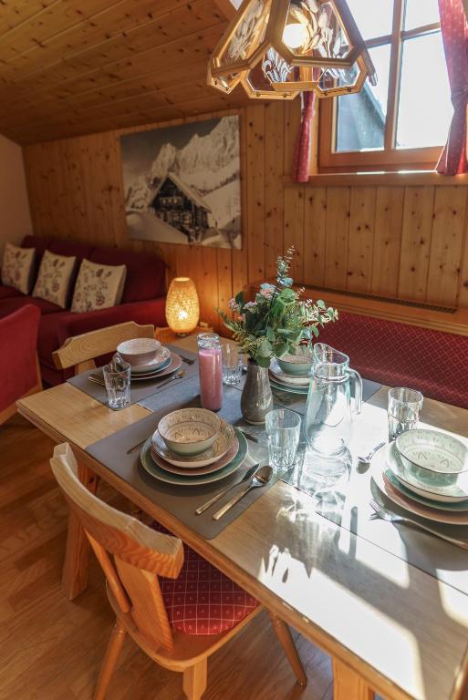 Posezení v ubytování Landhaus Birgbichler - Apartments in Ramsau am Dachstein - inklusive SOMMERCARD!