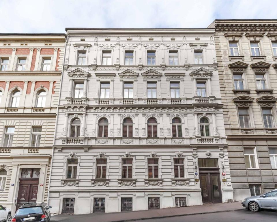 Limehome Prague Halkova - Resim 3