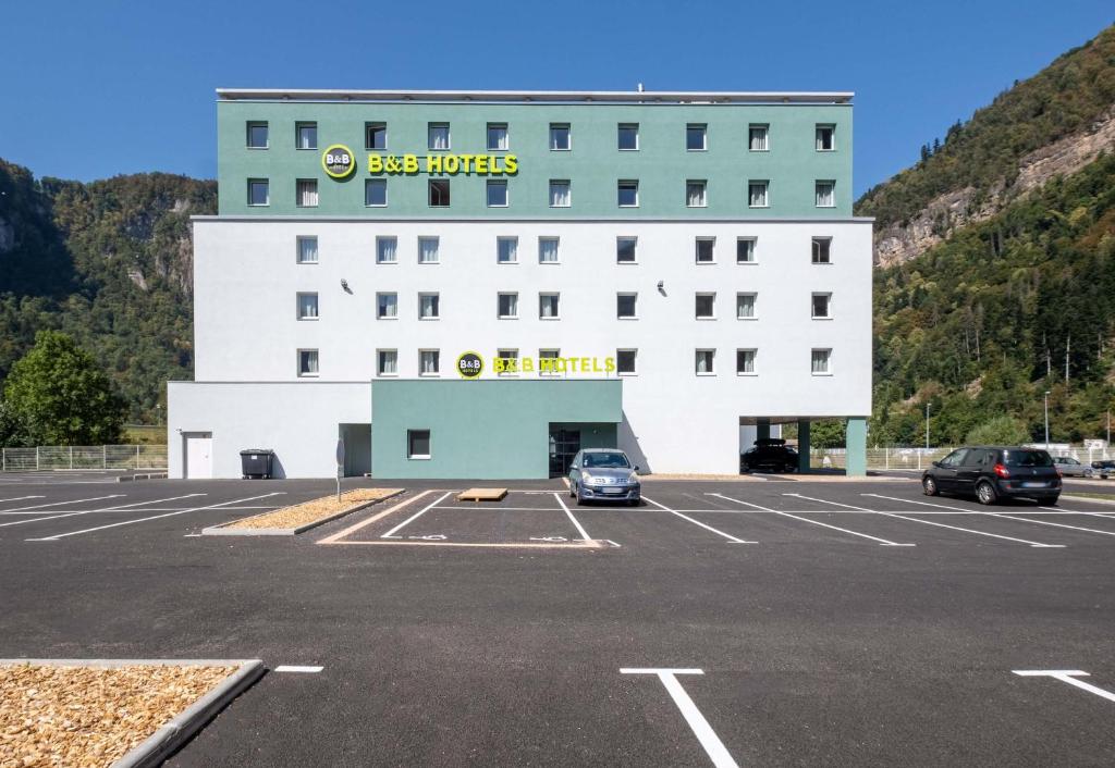 Nespecifikovaný výhled na hory nebo výhled na hory při pohledu z hotelu
