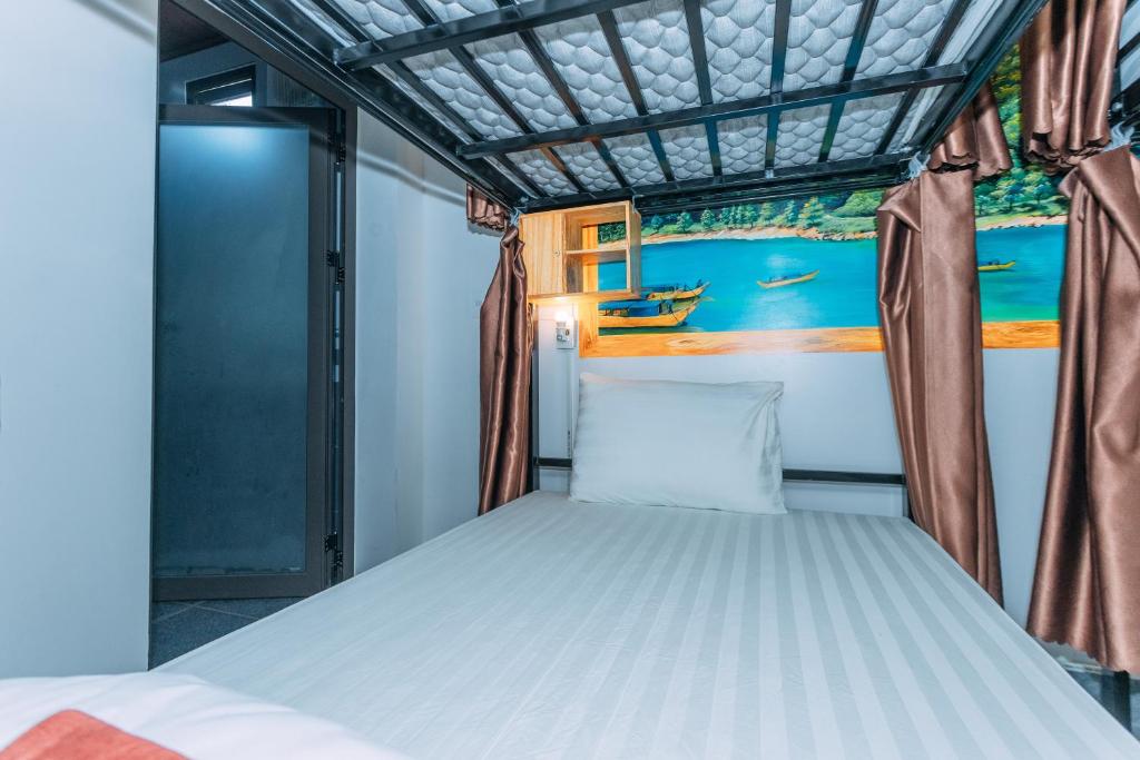 Green Riverside Cosy Home - 4