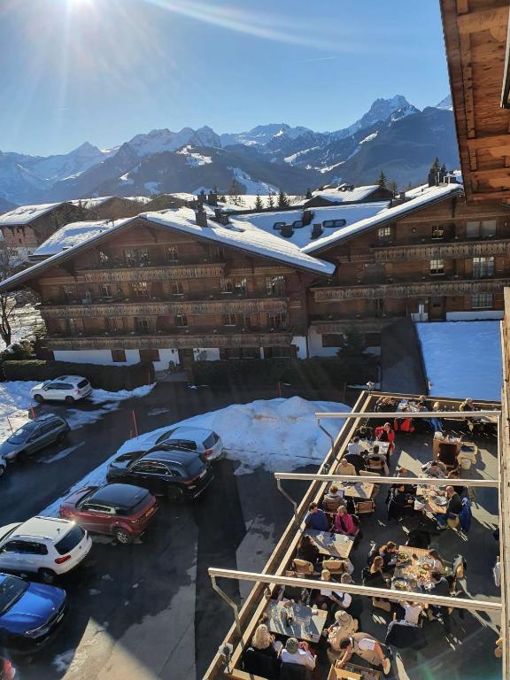 Nespecifikovaný výhled na hory nebo výhled na hory při pohledu z hotelu
