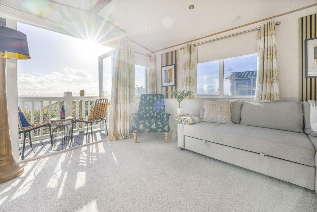 Posezení v ubytování Seaview Holiday Let - Vale Holiday Park at Cardiff Airport