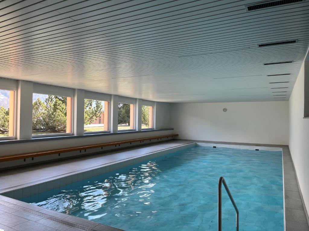 Bazén v ubytování Apartment Cuntainta nebo v jeho okolí