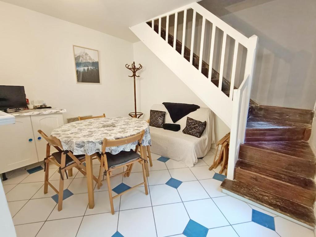 Fotografie z fotogalerie ubytování L'Aneto, triplex T3, cour, wifi v destinaci Luchon