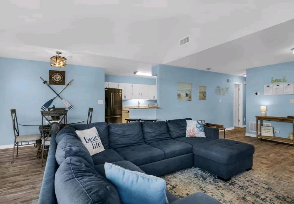 Uma área de estar em Seashell Suite!