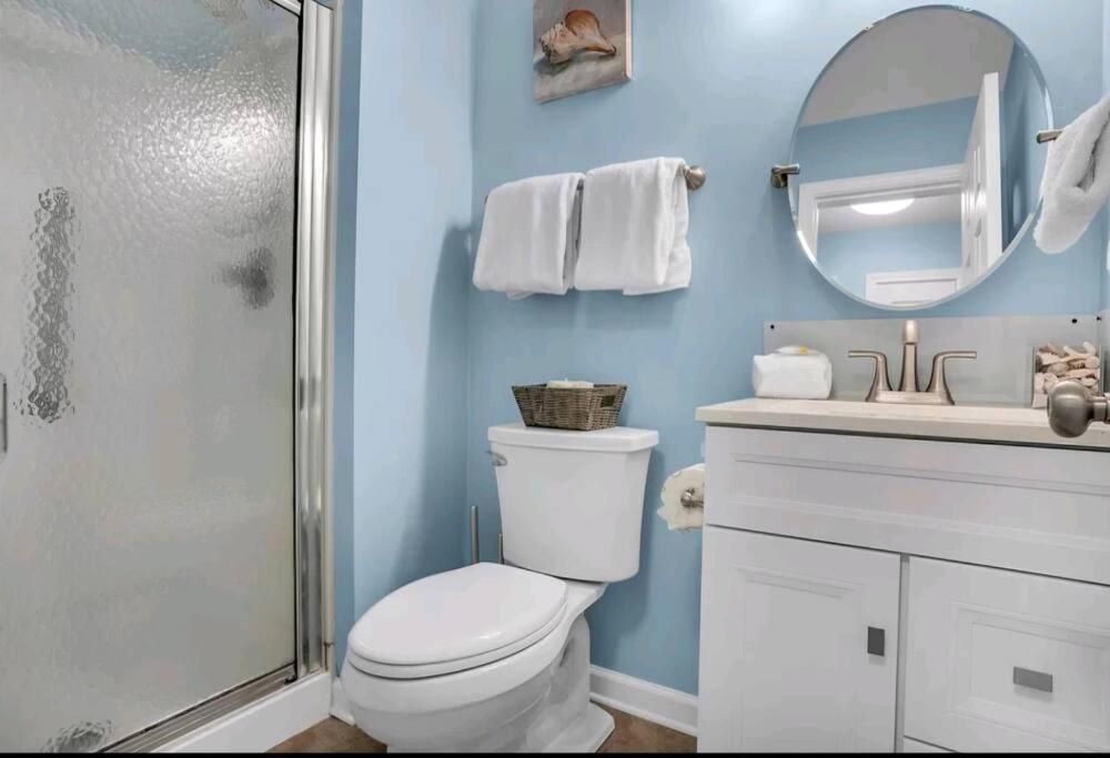 Um banheiro em Seashell Suite!