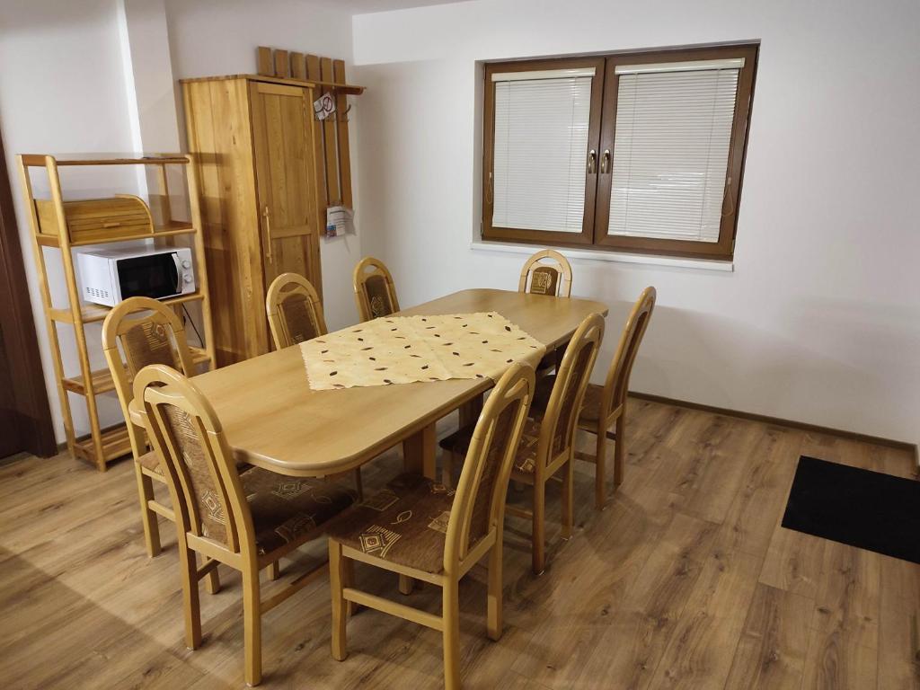 Kuchyň nebo kuchyňský kout v ubytování Chatky Janis