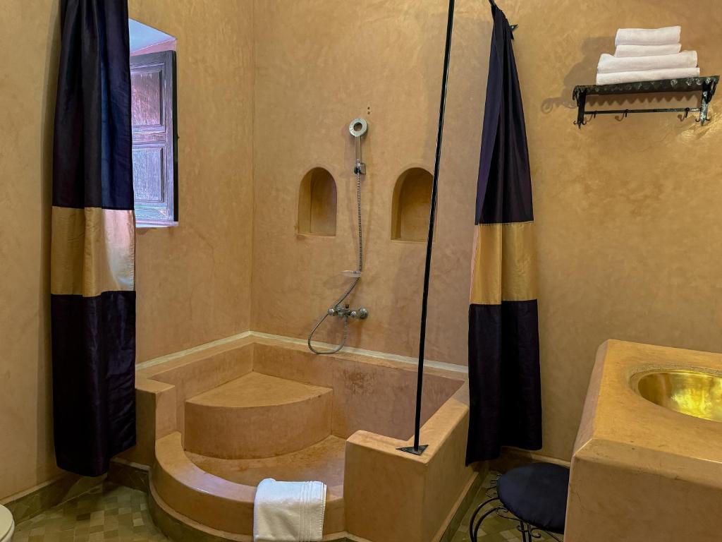 Koupelna v ubytování Riad Lapis-lazuli