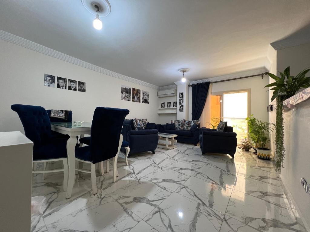 Posezení v ubytování Nice Apartment next to the Sea in Miami Alexandria