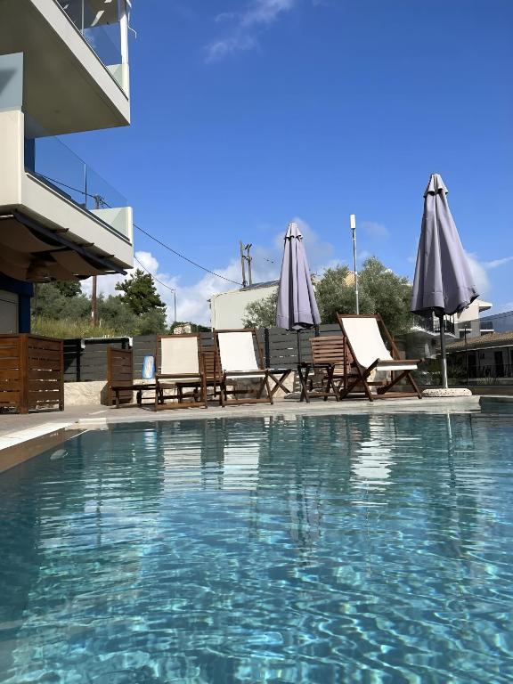 Basen w obiekcie MELODIA LEFKADA Maisonette 1 lub w pobliżu