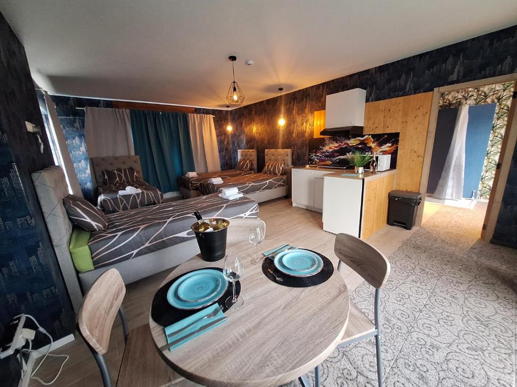 Waregem Hotel A 주방 또는 간이 주방