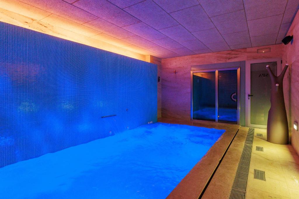 The swimming pool at or close to Villa Infinity Barcelona