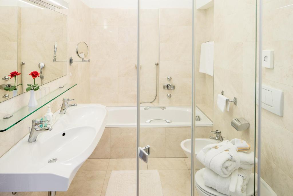 Koupelna v ubytování Classic Hotel Meranerhof