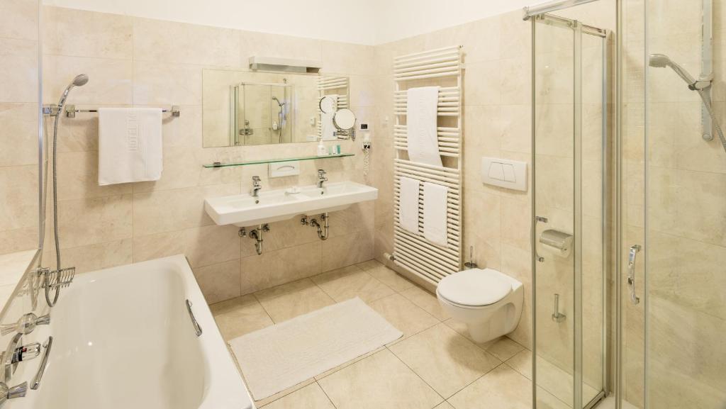 Koupelna v ubytování Classic Hotel Meranerhof